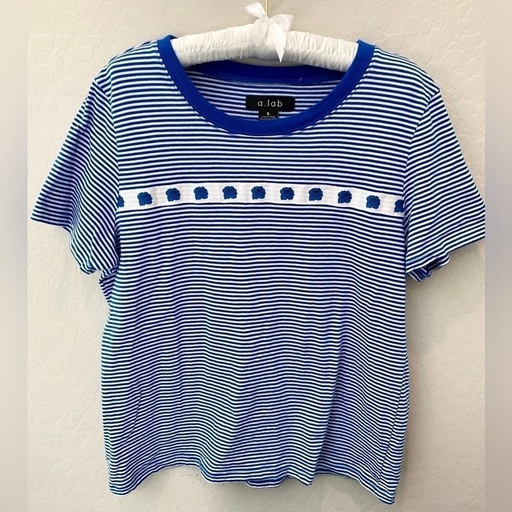 A.LAB | Blue White Stripe Floral Rose Short Sleeve Tee Shirt Top | Large